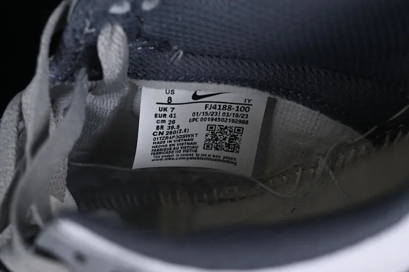 All Categories Nk SB Dunk Series Nk SB Dunk Low Low-top sneakers Nk Dunk Low "Light Carbon"​ Simple gray and white SB low-top casual sneakers FJ4188-100